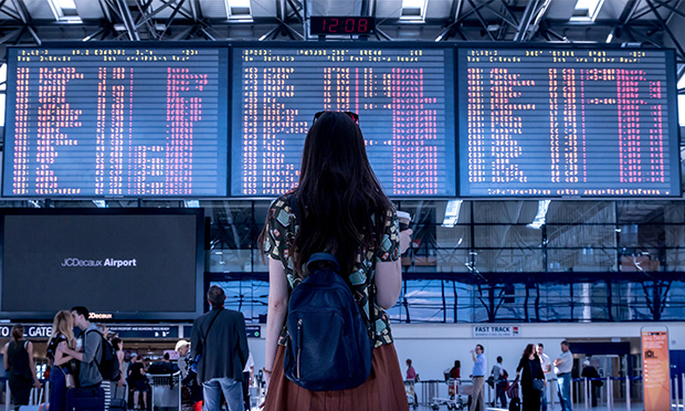 Women searching for her flight